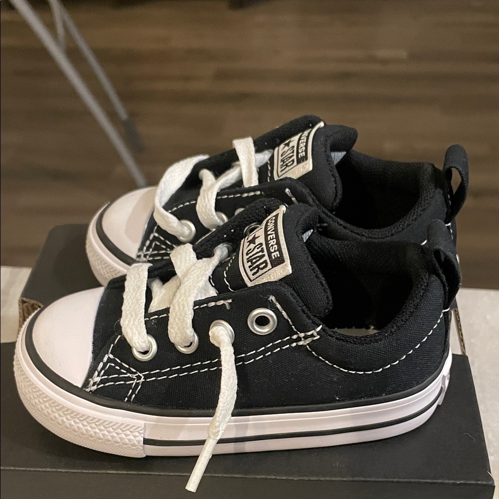 Converse Baby Classic Black and White Sneakers infant size 5